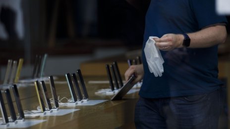 Apple намалява цените за актуалните си iPhone-и за Китай 