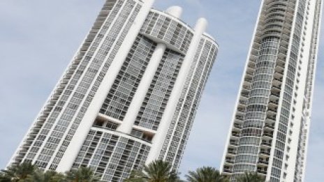 Как небостъргач в Маями се възползва от икономическата несигурност в Турция?