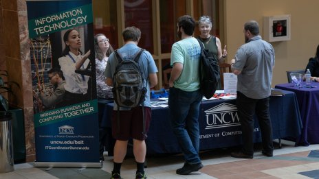 Новите данни за безработицата подкрепят оценката на Фед за охлаждане на пазара на труда