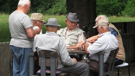 Средната пенсия става 489 лв., минималната - 300 лв. от 2021 г.