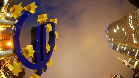 Еврото компенсира загубите след референдума в Каталуния