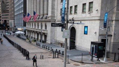 Повишен оптимизъм за глобалните акции показват анкети сред инвеститори   