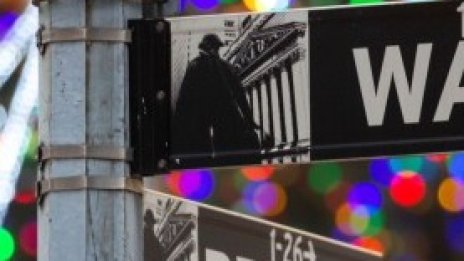 Apple и Tesla тласнаха американските индекси до рекорден връх