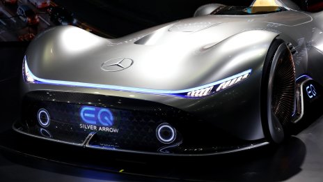 Mercedes планира да се откаже от своя електромобилен бранд EQ