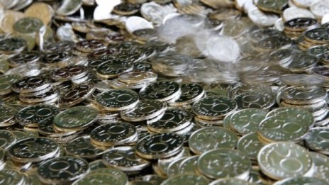 Ръст на минималната заплата и осигурителните вноски залага бюджетът на ДОО за 2017 г.