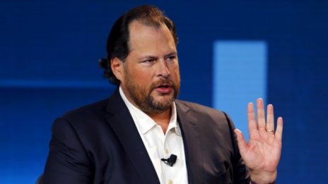 Разочароваща прогноза потопи акциите на Salesforce