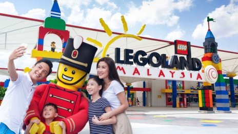Собственикът на най-големия Legoland в Азия обмисля продажбата му