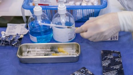 Защо много българи и румънци не се ваксинират?