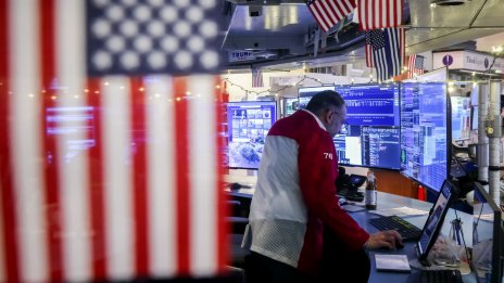 Индексите на Wall Street се насочват към седмичен ръст дори след данните за заетостта*
