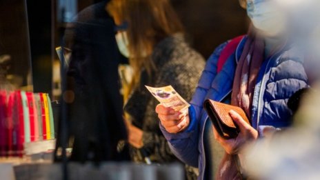 Инфлацията във Великобритания отново се ускори и достигна нов 30-годишен връх