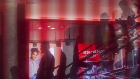 Продажбите на дребно в Австралия се забавят преди следващото решение по лихвите