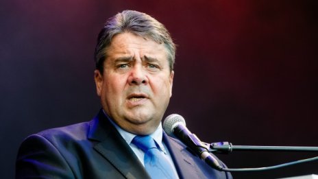 Бившият вицеканцлер Габриел влиза в надзора на Deutsche Bank