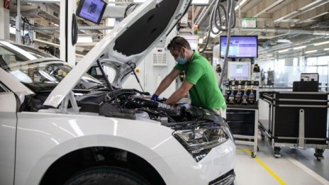 Защо кризата в Skoda заплашва цялата чешка икономика