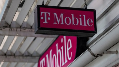 T-Mobile US отново повиши годишните цели въпреки спада на печалбата