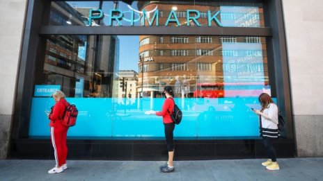 AB Foods очаква годишната печалба на Primark да е в горната част на диапазона