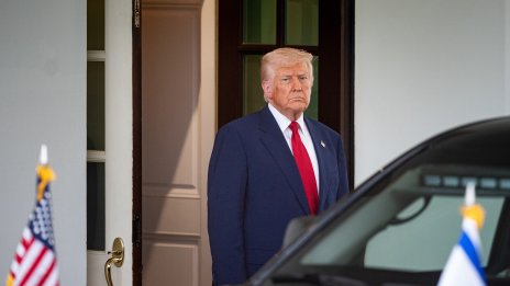 Тръмп ще глобява с 998 долара на ден мигрантите, които са останали след заповед за депортация