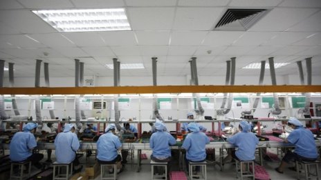 Apple отново под натиск за нелегална работа и в друга фабрика на неин доставчик