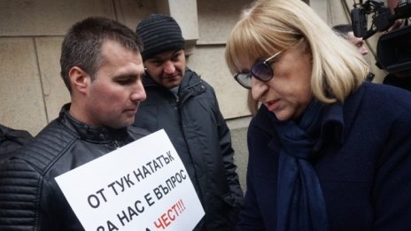 Цачева: Искането за 20% увеличение на заплатите на надзирателите е неизпълнимо