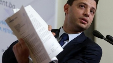 Делян Добрев: Българската банка за развитие не финансира сделката за ЧЕЗ