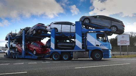 Stellantis ще ограничи доставките на конвенционални модели до редица американски щати