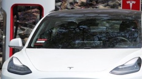 Tesla ще пусне евтин модел през 2022 г. 