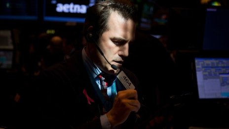 Мрачните данни за безработицата в САЩ хвърлиха сянка върху Wall Street*