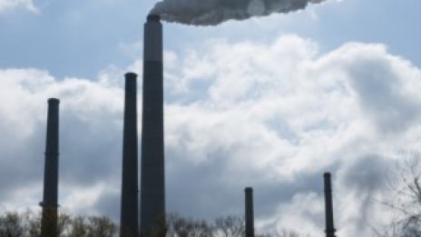 Въглеродните емисии в ЕС ще намалеят тази година до десетилетно дъно