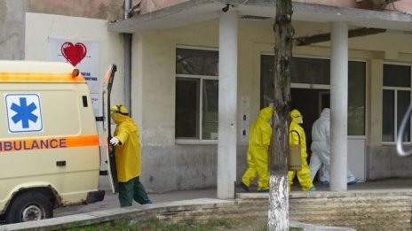 Бизо 3 хил. легла има в общинските болници за болни от коронавирус