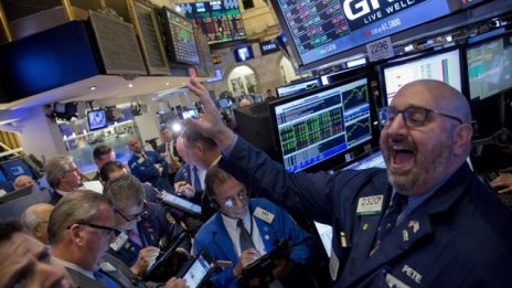 Отчетите на технологичните гиганти изстреляха Dow Jones със 150 пункта*