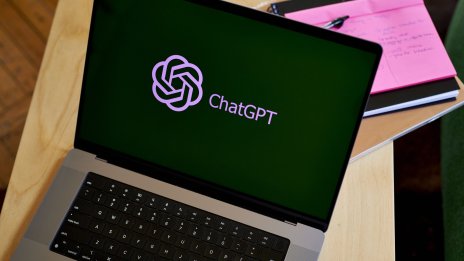 OpenAI обмисля продажба на акции, която може да я оцени на 90 млрд. долара