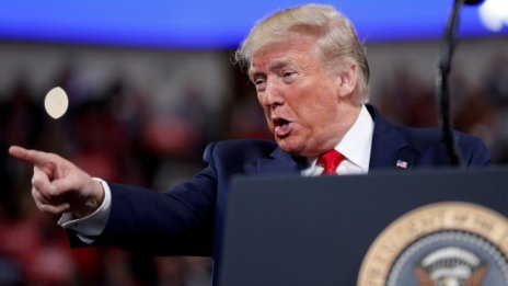 Facebook осуети операции за манипулиране на общественото мнение за Тръмп