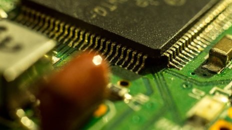 Как Полша стана ключов играч за постигане на полупроводниковия суверенитет на Европа