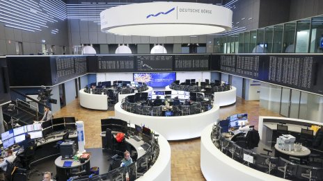 Недостигът на IPO-та изостри борсовата битка в Европа