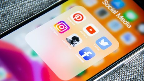 Американски сенатори със законопроект за пристрастяването към социалните медии