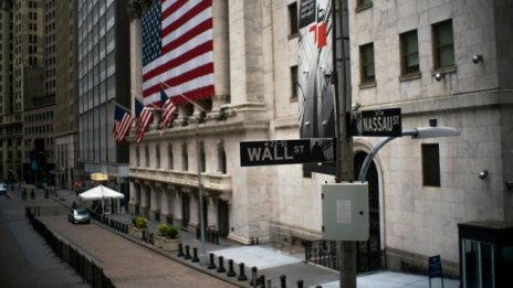 Технологичният сектор избута Wall Street на положителна територия