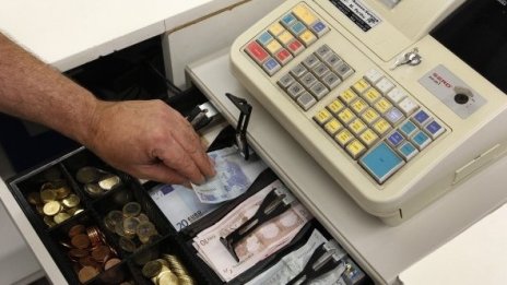 Ставката по ДДС отново става политическа дъвка