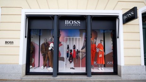 Hugo Boss очаква по-тежък удар от коронавируса преди възстановяването си