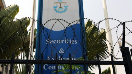 Комисията по ценните книжа и борсите в САЩ започва мониторинг на пазарните такси
