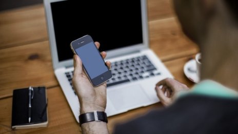 Изкуствен интелект помага на медиите за филтриране на коментарите онлайн