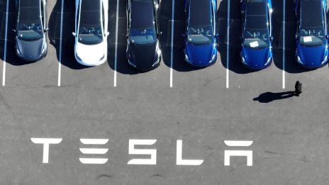 Пазарната капитализация на Tesla падна под 500 млрд. долара