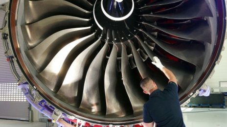 Rolls-Royce отчита рекордна загуба, очаква възстановяване през 2021 г.