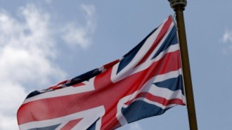 Безработицата във Великобритания намалява, но работещите бедни се увеличават