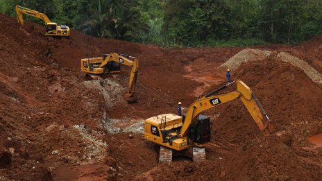 Завихря се битка между автопроизводителите и миннодобивните компании в САЩ