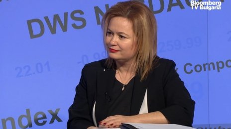 Теодора Георгиева: Вноските по заема от ЕИБ не са застрашени по никакъв начин