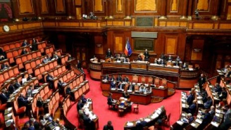Италианското правителство спечели вот на доверие за икономическата си политика