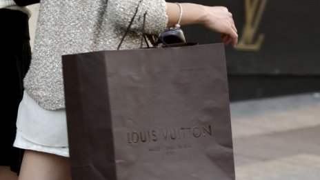 Дори и богатите се стряскат от цените на луксозните стоки