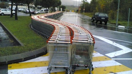 Домакинствата харчат все повече за бързооборотни стоки