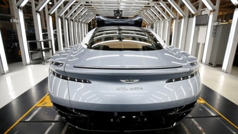 По-слабото търсене донесе загуба на Aston Martin за полугодието