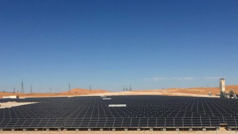 Трябва ли Tesla да се откаже от слънчевата енергия?