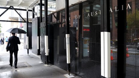 Австралийската централна банка остави лихвите без промяна, но сигнализира още увеличения